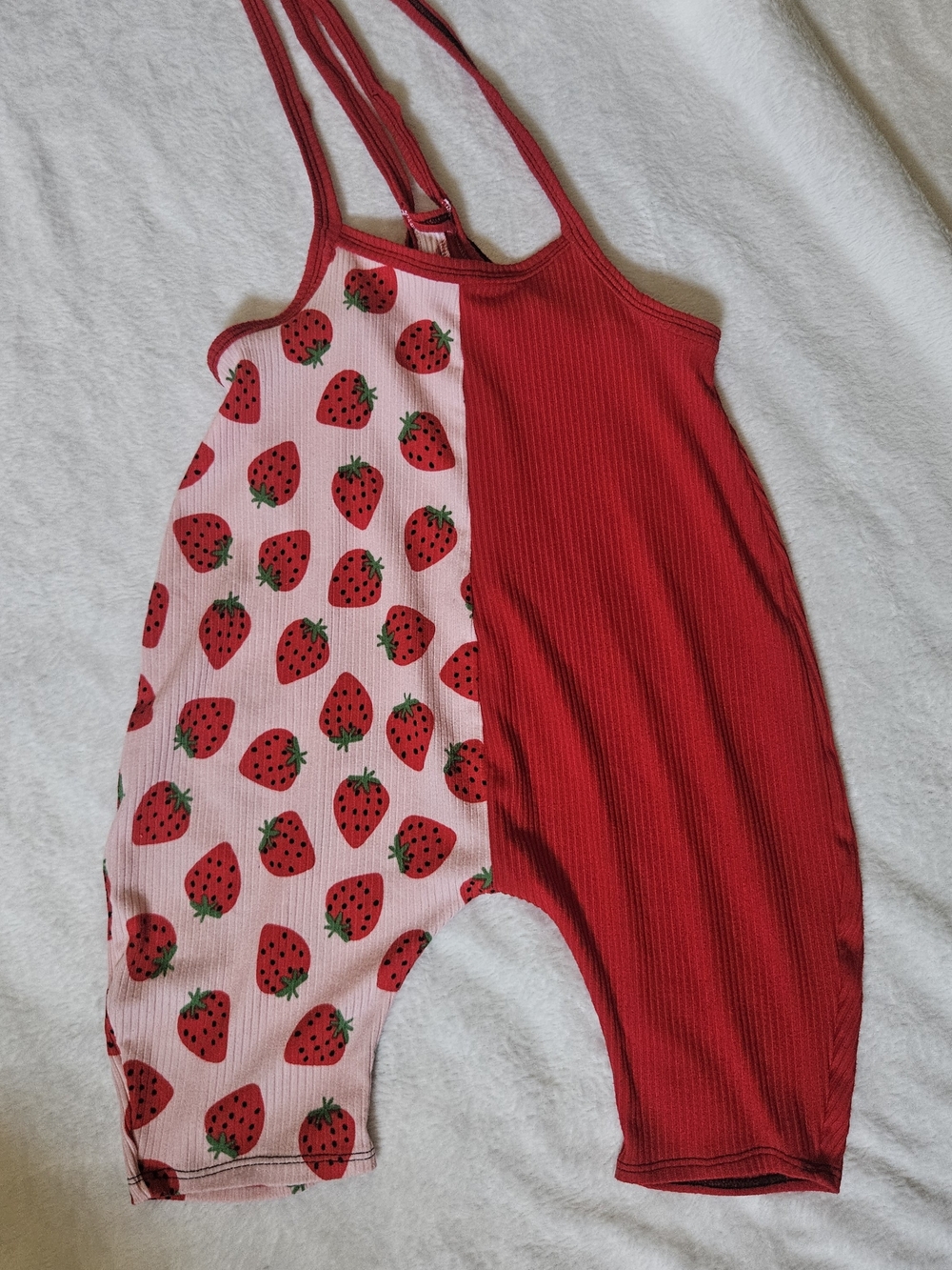 Kids Strawberry Print Red One-Piece Romper 12-18 No Size Tag